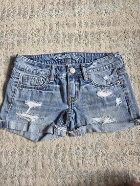 American Eagle Outfitters Light Wash Distressed Rolled-Hem Denim Shorts